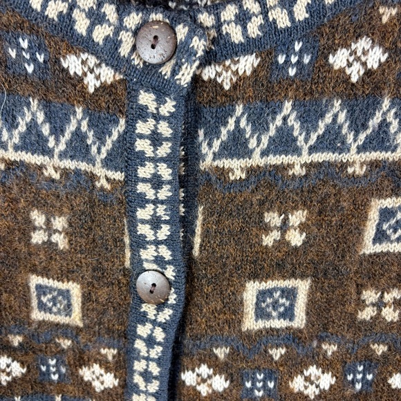 Vintage Putumayo Wool Brown Blue Patterned Cardigan with Red Flowers Fair Isle - Picture 4 of 9